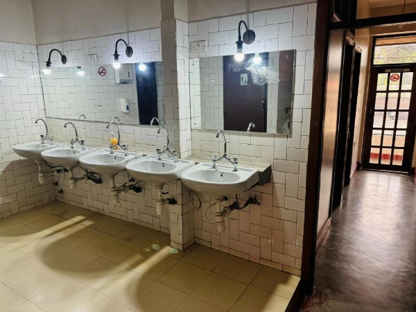Arusha Backpackers Hotel image 23